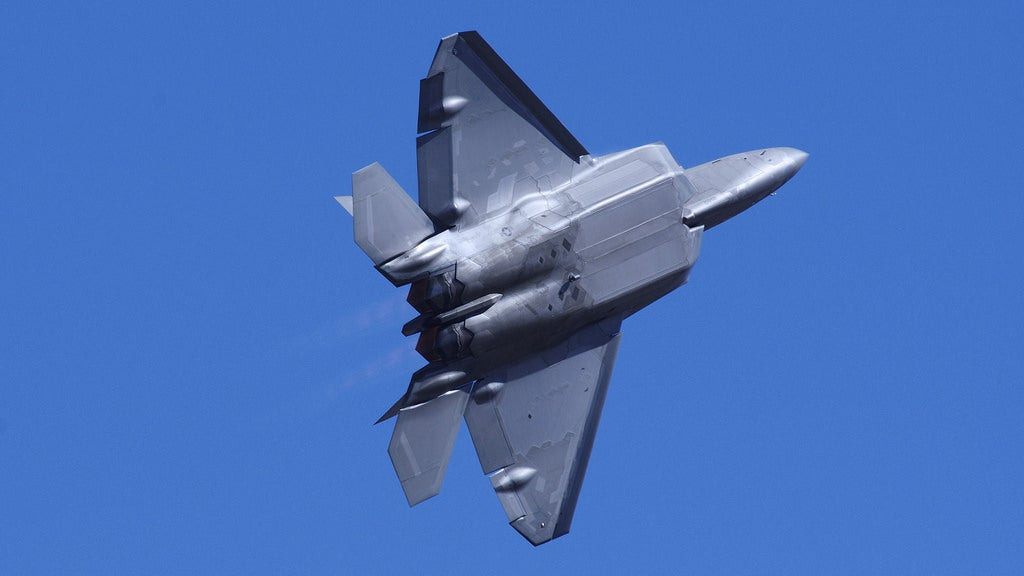 F-22, F-35 και F/A – 18 σε φιγούρες που κόβουν την ανάσα (βίντεο)